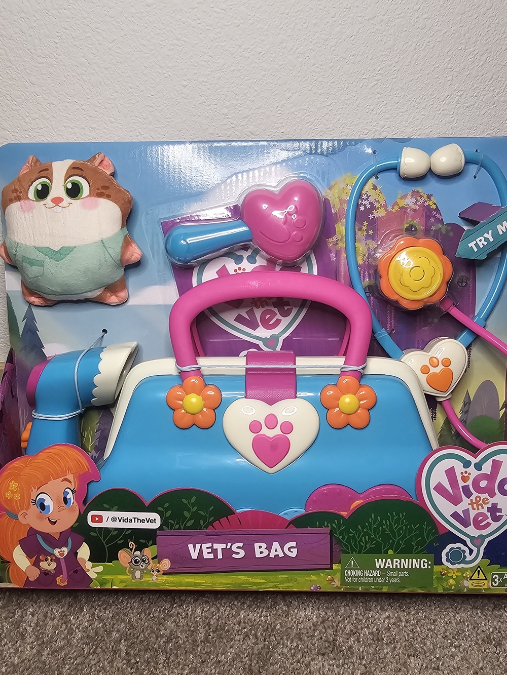 Netflix Blue Pink Vet's Bag Playset with Orange Accents